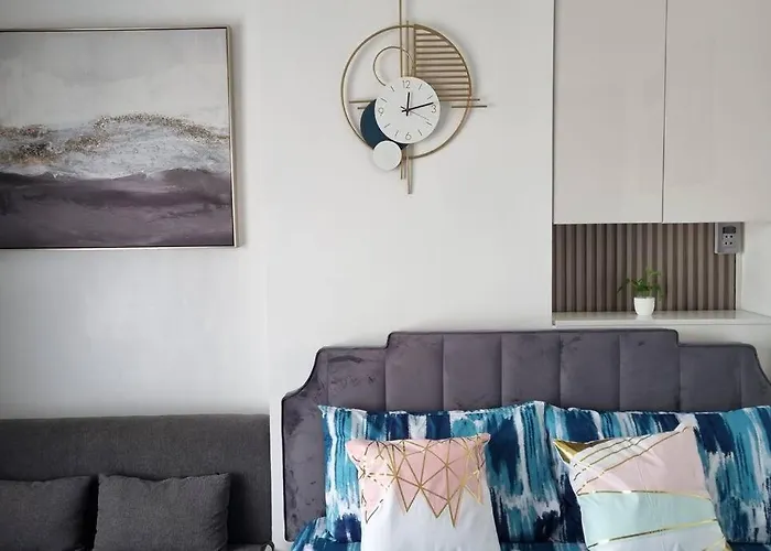 Appartamento Rayne At West Jones Residences
